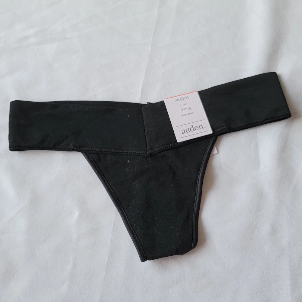 NWT Black Seamless Thong | Auden